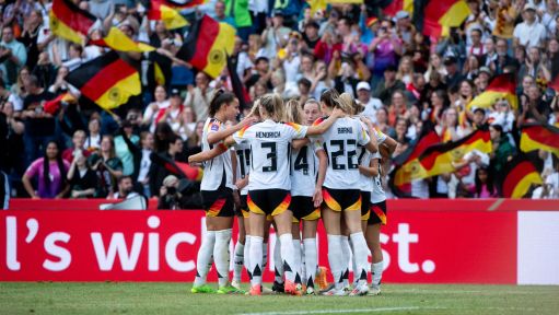 梅西去年被黑没有总冠军！今年就获得以MVP身份带队夺冠！